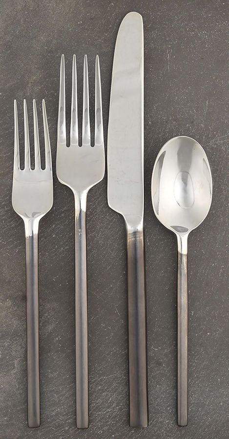 Raven (Stainless) 4 Piece Place Setting by Oneida Silver-1