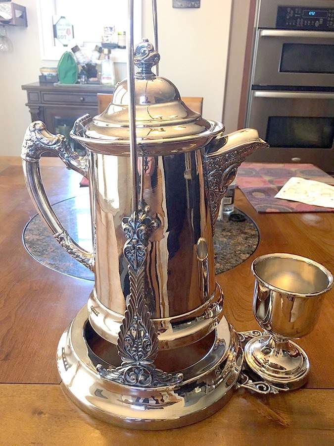 700E (Silverplate, Hollowware) Pitcher with Hinged Lid,Tilting Stand & 1 Goblet by Oneida Silver-1