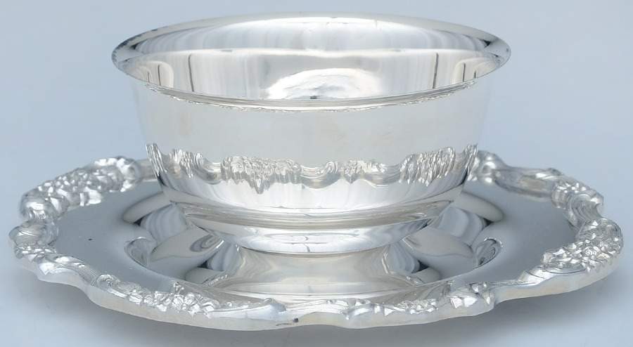 Lancaster Rose (Silverplate, Hollowware) Sauce Boat W/Attached Underplate by Poole Silver -1