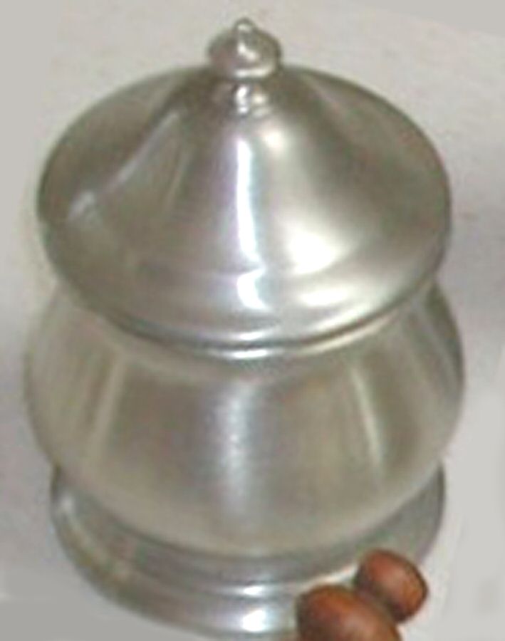 Yorktowne Sugar Bowl with Lid by Pfaltzgraff-1