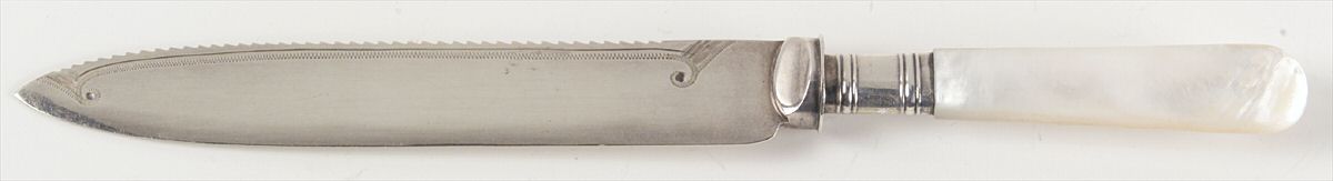 Flatware (Plated Bolster) Individual Fish Knife with Silverplate Blade by Pearl Handle-1