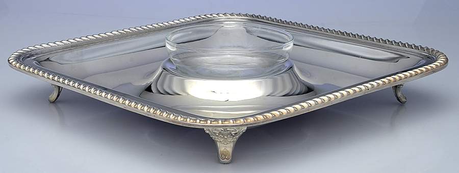 1032 (Silverplate, Hollowware) 2pc Chip & Dip Set with Glass Bowl by Poole Silver -1