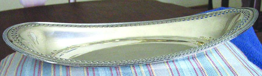 8069 (Silverplate, Hollowware) Silverplate Bread Tray by Poole Silver -1