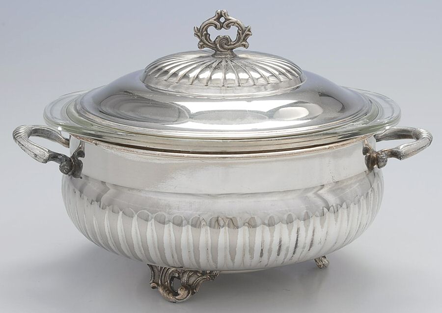 Silverplate Hollowware 1.5 Qt Round Covered Casserole W/Glass Liner by Prill Silver Co. Inc-1