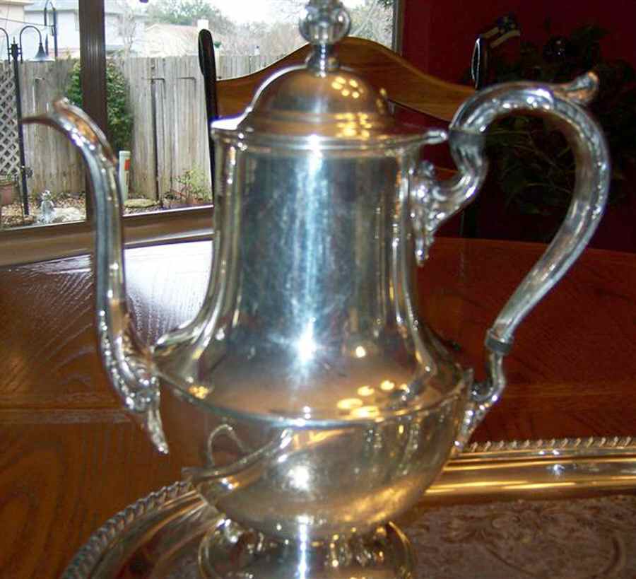 L030 (Silverplate, Hollowware) Silverplate Coffee Pot by Poole Silver -1