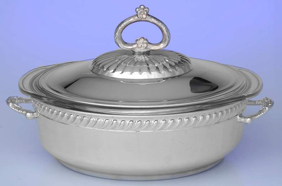P762 (Silverplate, Hollowware) Plated Round Covered Casserole with Glass by Pilgrim Silver-1