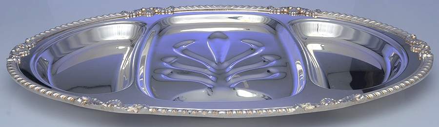 86 (Silverplate, Hollowware) 21" 3 Part Meat Platter W/Well & Tree by Poole Silver -1