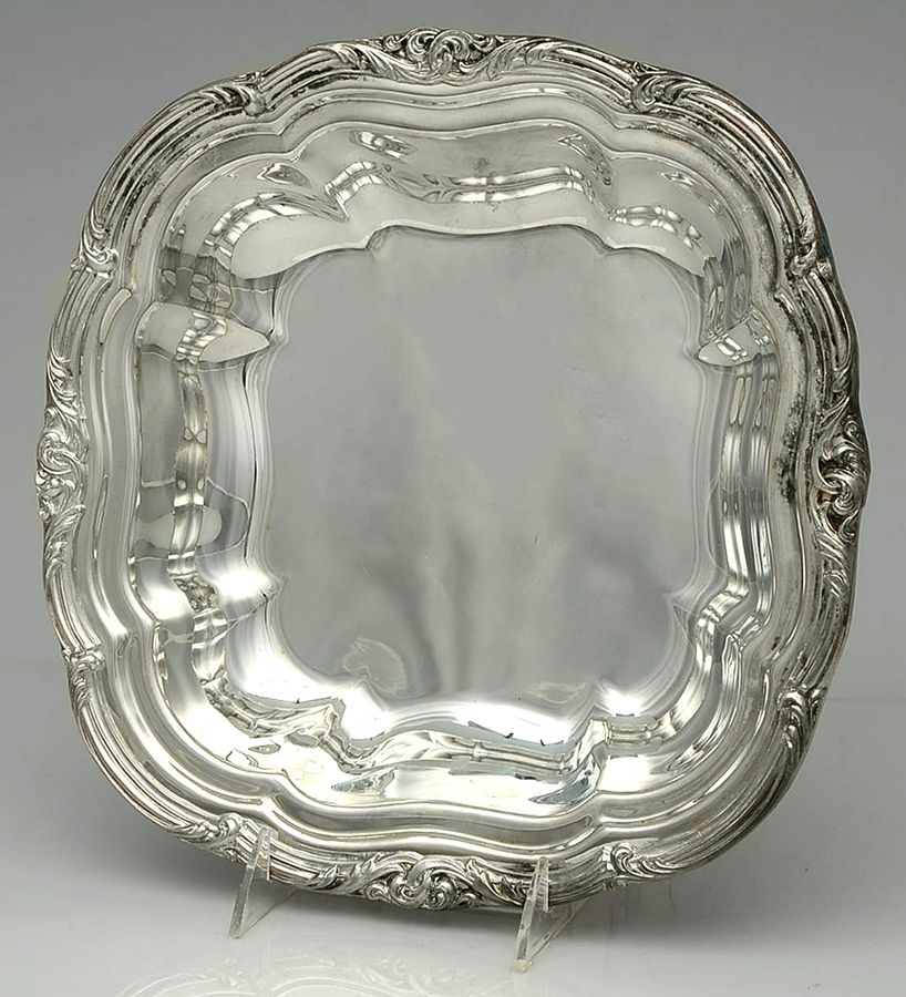 P762 (Silverplate, Hollowware) 11" Round Vegetable by Pilgrim Silver-1