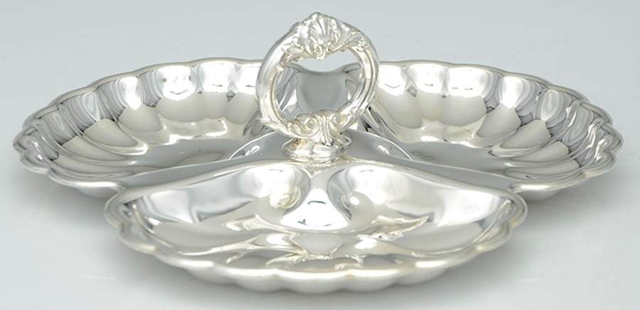5115 (Silverplate, Hollowware) 3 Part Divided Server with Center Handle by Pilgrim Silver-1