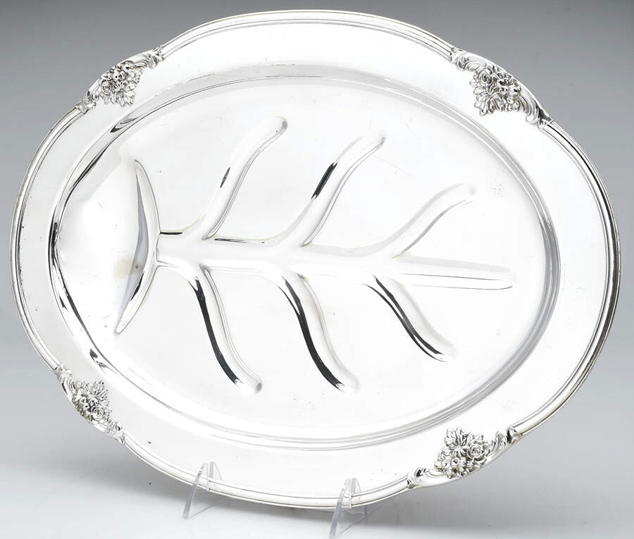 1618 (Silverplate, Hollowware) 16" 4 Toed Meat Platter with Well by Poole Silver -1