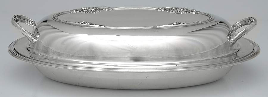 1618 (Silverplate, Hollowware) (2 Pc) 11" Oval Double Vegetable by Poole Silver -1