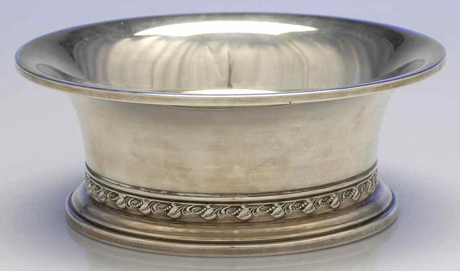 9808 (Sterling, Hollowware) Small Sterling Round Vegetable Bowl by Quaker Silver Co Inc-1