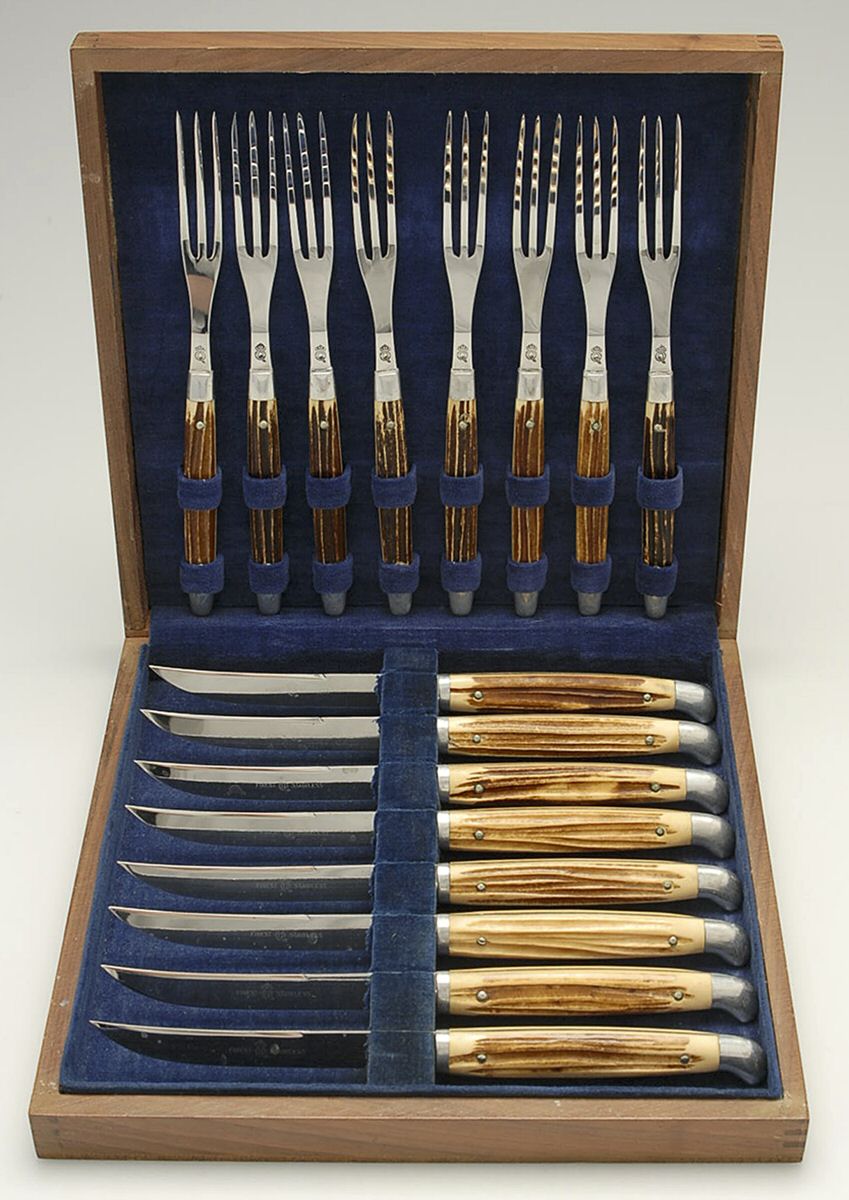 QUU1(Stainless) (Set of 8) Steak Knives & Forks-Stag Hdls w/Case by Queen Cutlery-1