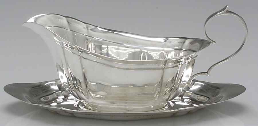 Dublin (Sterling, Hollowware) Sterling Gravy Boat & Underplate by Reed & Barton-1