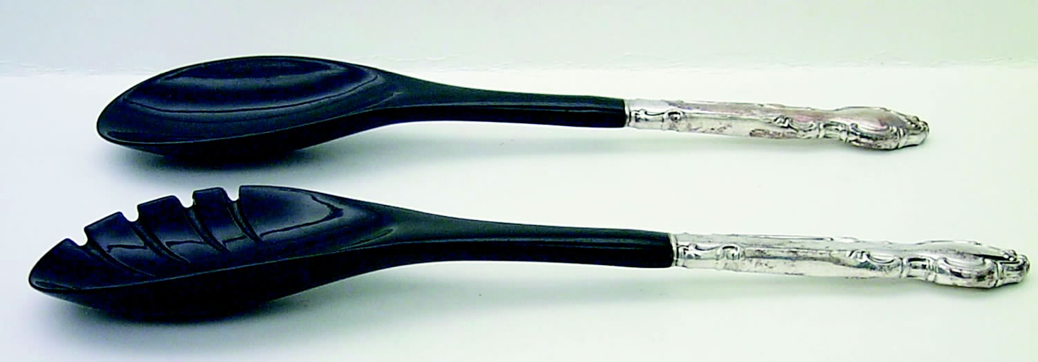 English Crown (Silverplate, 1968) Plastic Bowl 2-Piece Salad Set by Reed & Barton-1