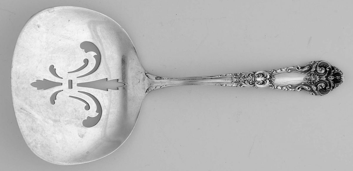 French Renaissance (Sterling, 1941, No Monos) Solid Bon Bon Spoon with Pierced Bowl by Reed & Barton-1