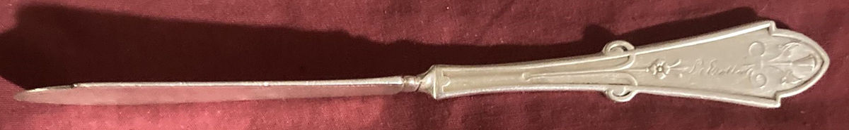 Gem (Silverplate, 1871) Flat Twisted Handle Master Butter Knife by Reed & Barton-1