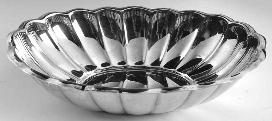 Holiday (Silverplate, Hollowware) 8" Oval Bowl by Reed & Barton-1
