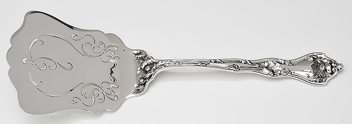 Intaglio (Sterling, 1905, Eagle-R-Lion) Solid Pierced Waffle Server by Reed & Barton-1