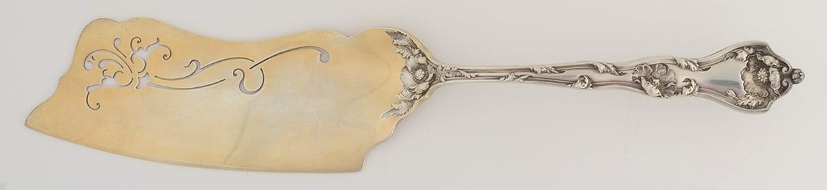 Intaglio (Sterling, 1905, Eagle-R-Lion) Large Solid Ice Cream Slicer by Reed & Barton-1