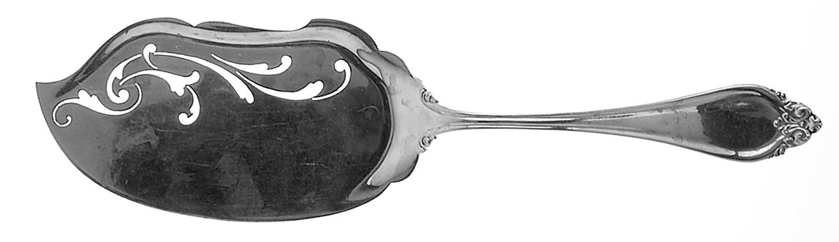 La Perle (Sterling, 1902) Large Solid Pierced Fish Knife by Reed & Barton-1