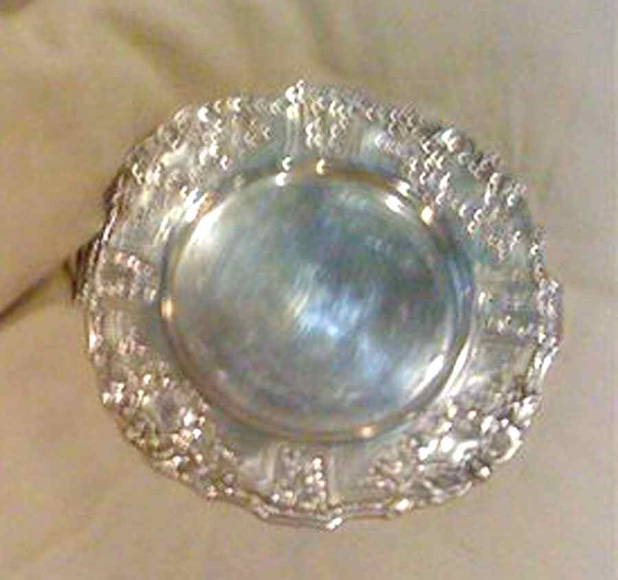Louis XV (Sterling, Hollowware) Bread Plate by Reed & Barton-1