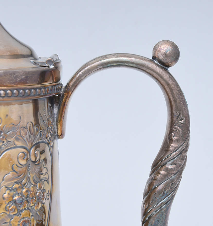 Silverplate Hollowware Water Pitcher with Hinged Lid by Reed & Barton-4