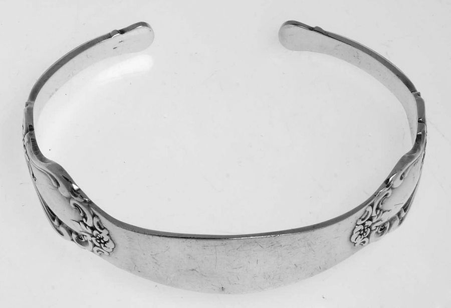 Old Virginia (Sterling) Sterling Bracelet by Reed & Barton-1