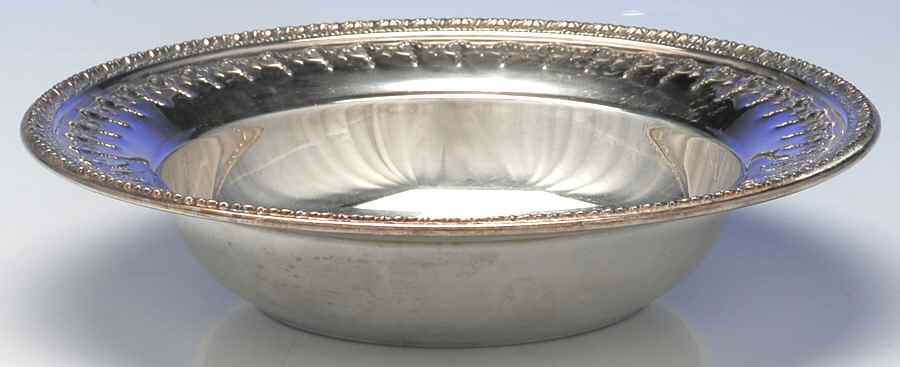 Riviera (Silverplate, Hollowware) Round Silverplate Vegetable Bowl by Reed & Barton-1