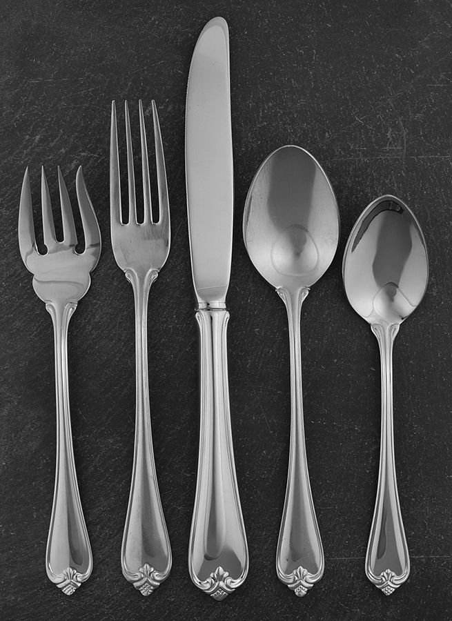 Rosecliff (Stainless, 1985) 5 Piece Place Setting by Reed & Barton-1