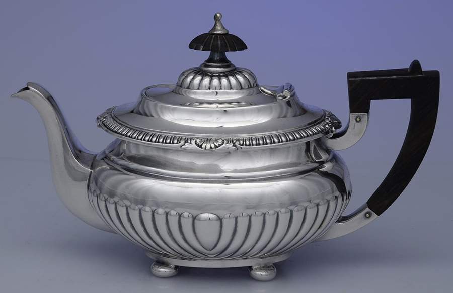 Sulgrave Manor (Silverplate, Hollowware) Teapot by Reed & Barton-1