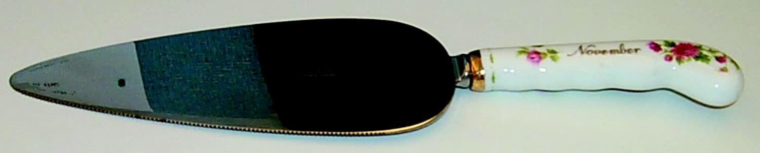 Flower of The Month (Newer, Montrose) Pie Server with Stainless Blade by Royal Albert-1