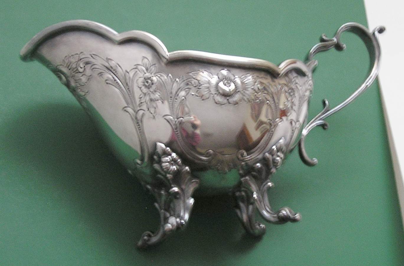 The Winthrop (Chased, Silverplate) Plated Gravy Boat No Underplate by Reed & Barton-1