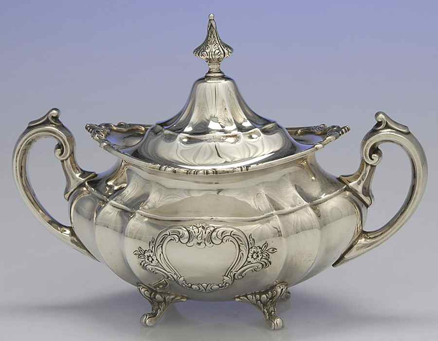 Hampton Court Shield (Strlg, Hlwr) Sugar Bowl & Lid by Reed & Barton-1