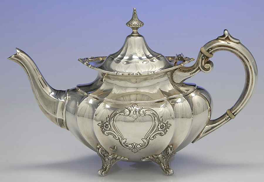 Hampton Court Shield (Strlg, Hlwr) Teapot by Reed & Barton-1