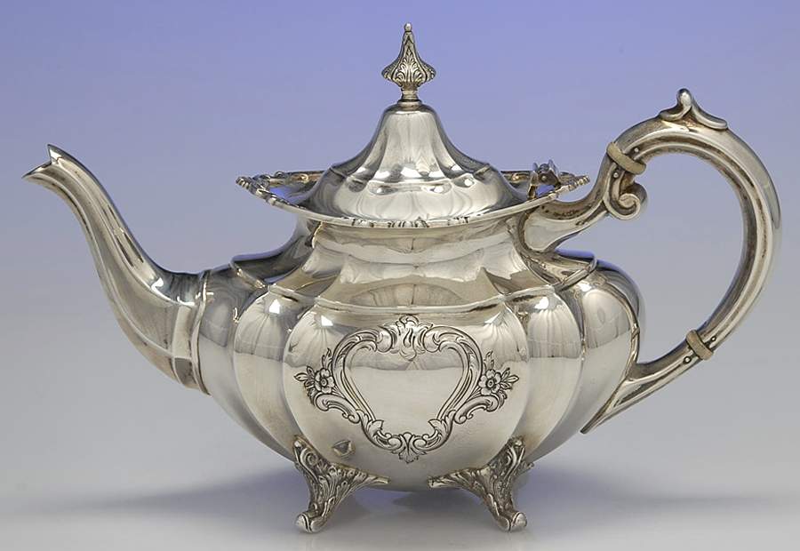 Hampton Court Shield (Strlg, Hlwr) Teapot by Reed & Barton-1