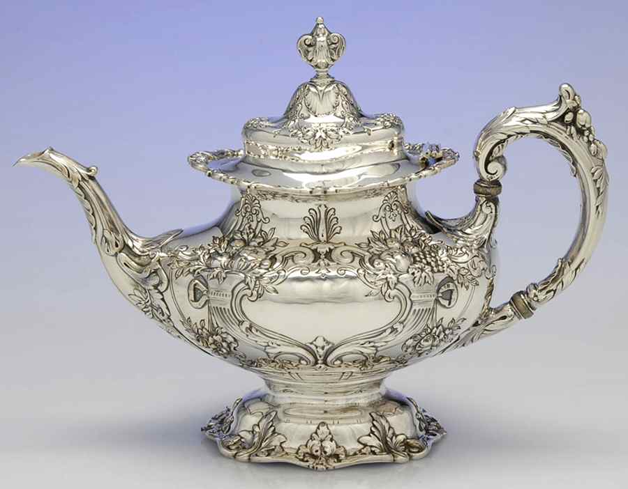 Francis I (Sterling, Hlwr, Eagle-R-Lion, Dated, Oval) Teapot by Reed & Barton-1