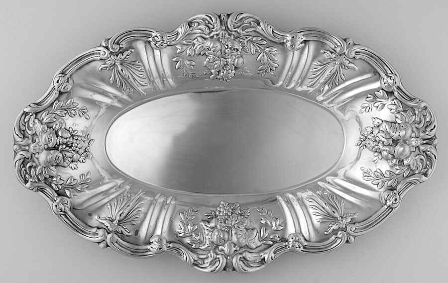 Francis I (Sterling, Hlwr, Eagle-R-Lion, Dated, Oval) Sterling Bread Tray by Reed & Barton-1