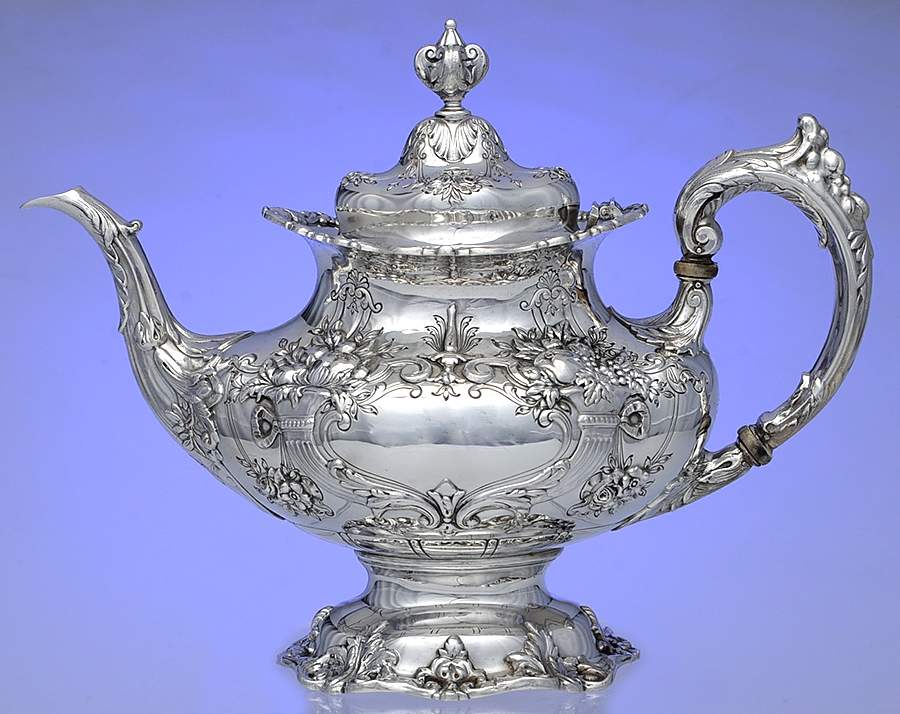 Francis I (Sterling, Hlwr, Eagle-R-Lion, Dated, Oval) Teapot by Reed & Barton-1