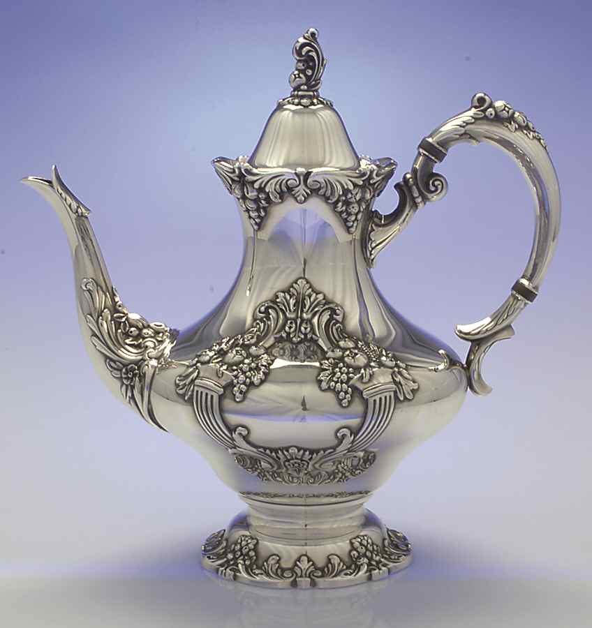 King Francis (Silverplate, Hollowware) Teapot by Reed & Barton-1