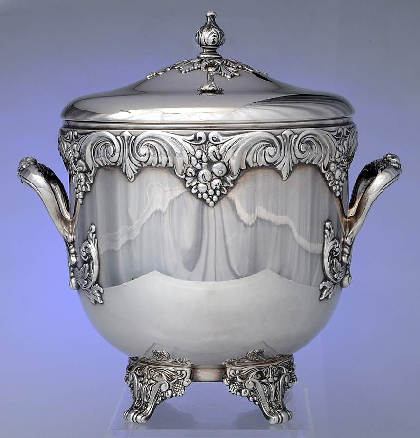 King Francis (Silverplate, Hollowware) Ice Bucket & Lid by Reed & Barton-1