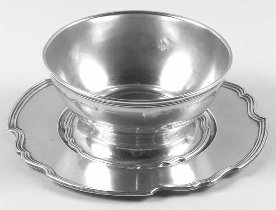 Hepplewhite-Plain (Sterling, 1907, Hollowware) Sauce Boat & Underplate by Reed & Barton-1