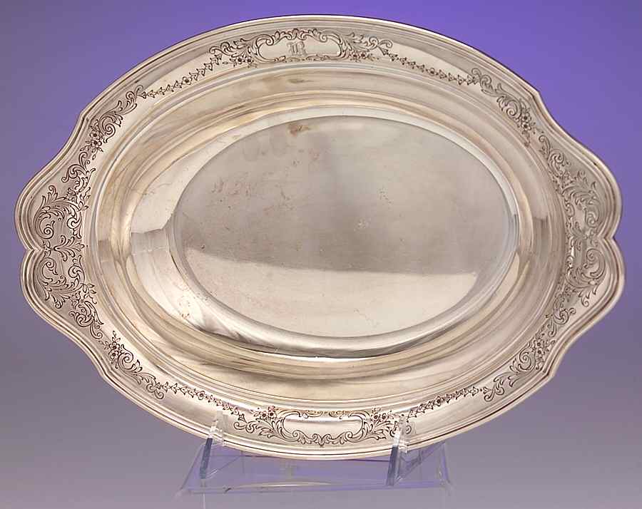 Hepplewhite-Engrv (Strl, Hlwr, Floral Swag) Medium Oval Sterling Vegetable Bowl by Reed & Barton-1