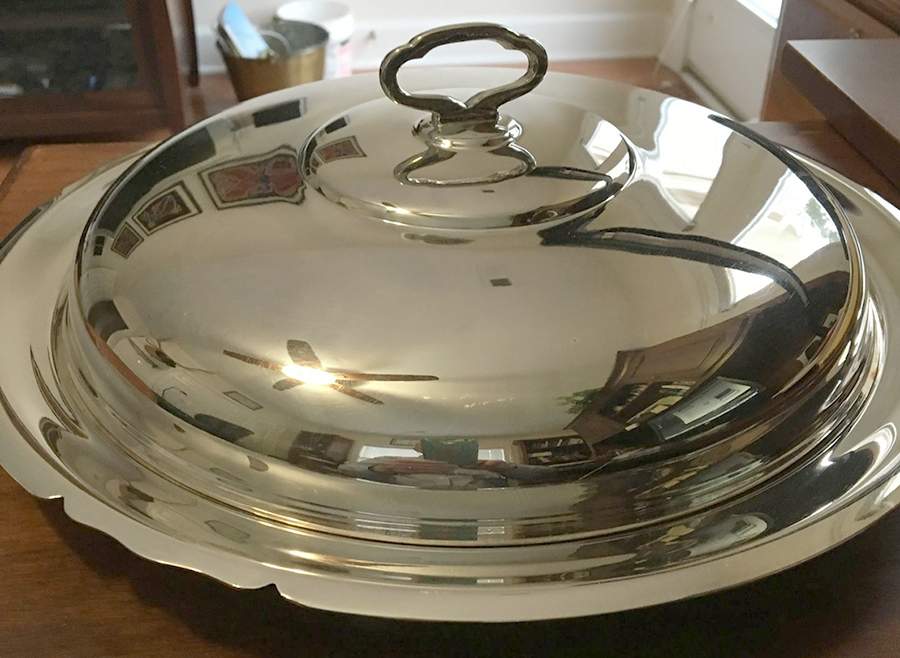 Mayflower (Silverplate, Hollowware) Round Covered Vegetable Bowl by Reed & Barton-1