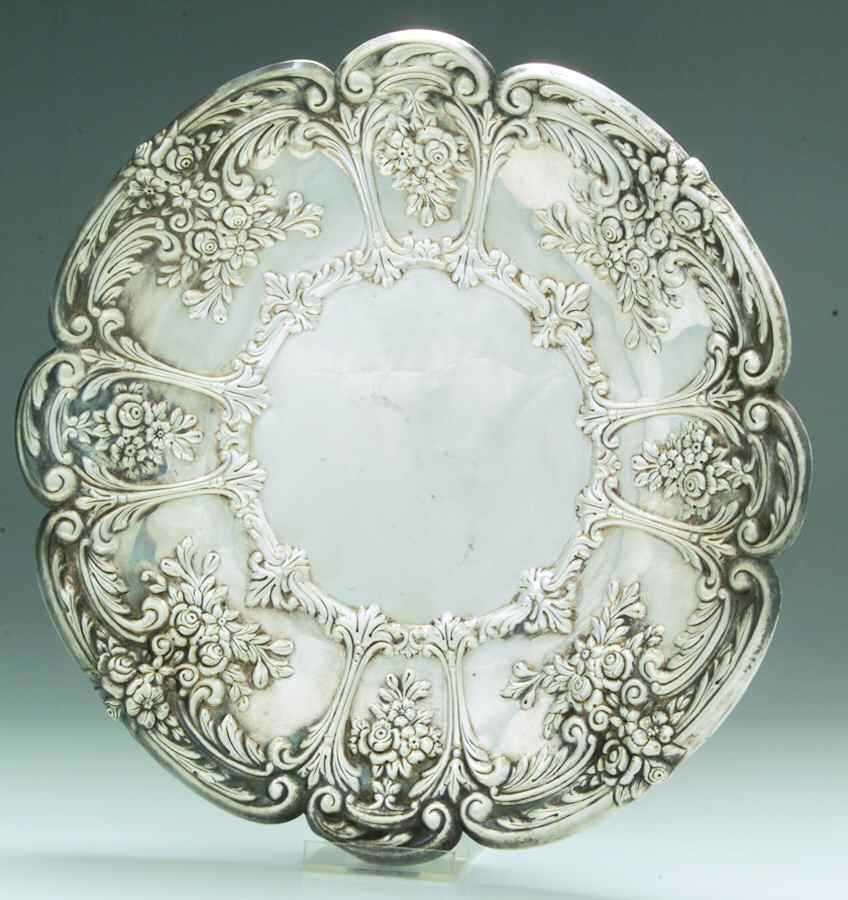 Vienna (Silverplate, Hollowware) 12" Round Tray by Reed & Barton-1