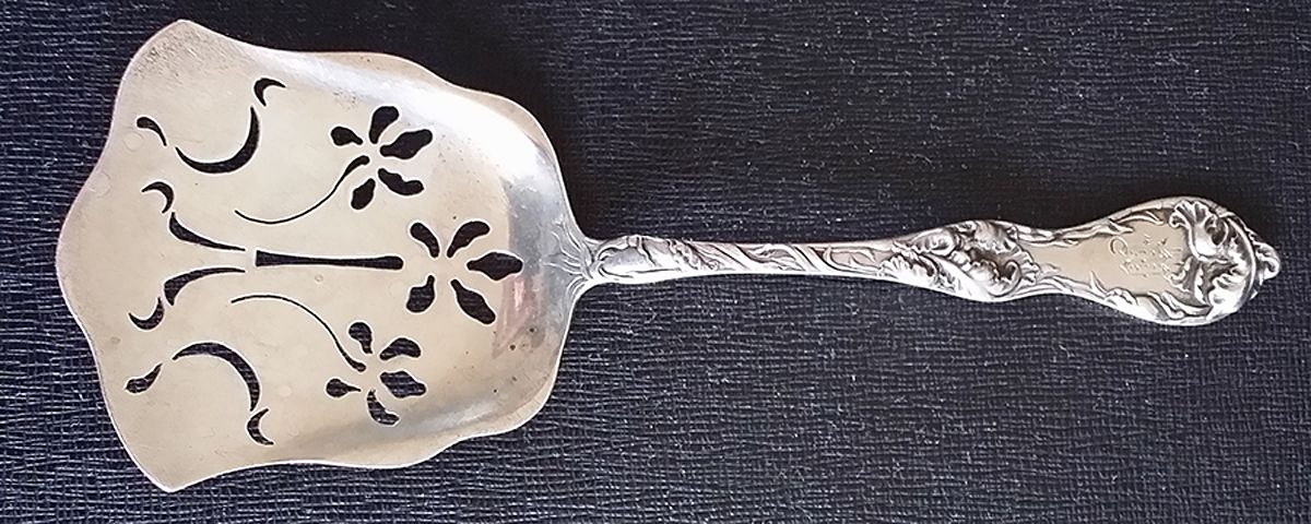 Les Cinq Fleurs (Sterling, 1900, No Monos) Solid Flat Sardine Server by Reed & Barton-1