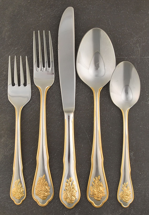 Old Country Roses (Stainless, Gold Accent) 5 Piece Place Setting by Royal Doulton-1