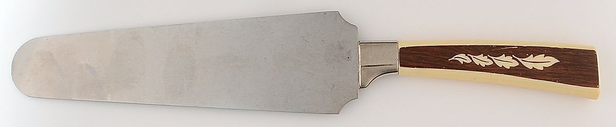 REF6 (STAINLESS) Oversize Pie Server with Stainless Blade by Regent Sheffield-1