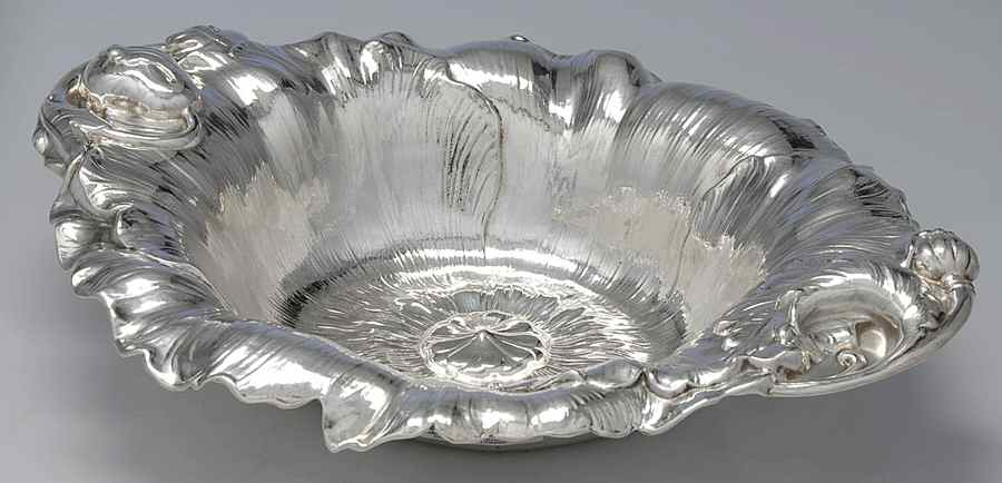 Les Cinq Fleurs (Sterling, Hollowware) 13" Oval Vegetable by Reed & Barton-1
