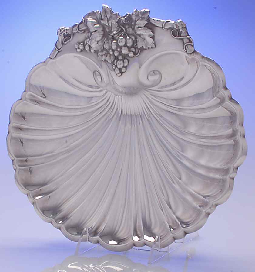 Shell (Silverplate, Hollowware) Shell Shape Bowl 12" by Reed & Barton-1